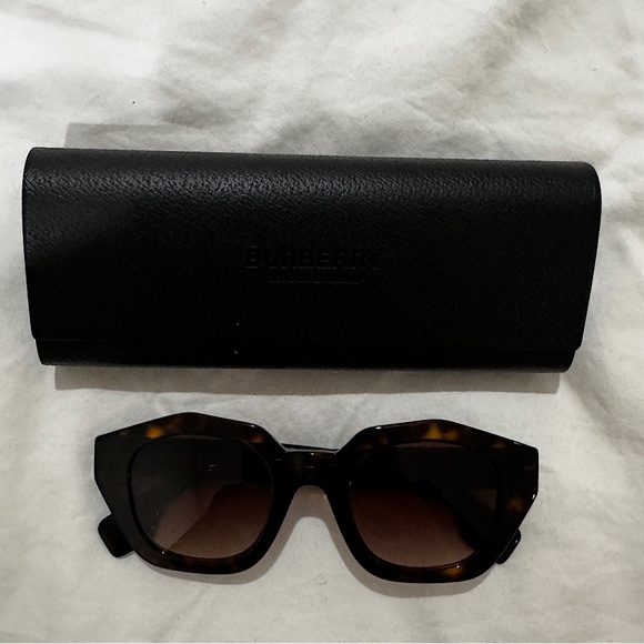 Burberry Sunglasses - Picture 1 of 7